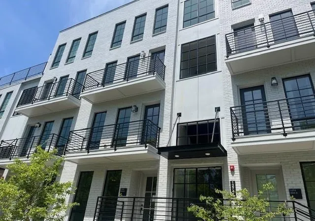 990-bibbs-cir-nw-32-atlanta-ga-30318/hzid_05f090d2