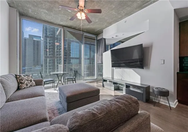 400-w-peachtree-nw-st-1009-atlanta-ga-30308/hzid_13dc8efb