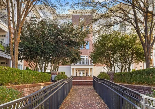 3635-e-paces-cir-1103-atlanta-ga-30326/hzid_cae90023