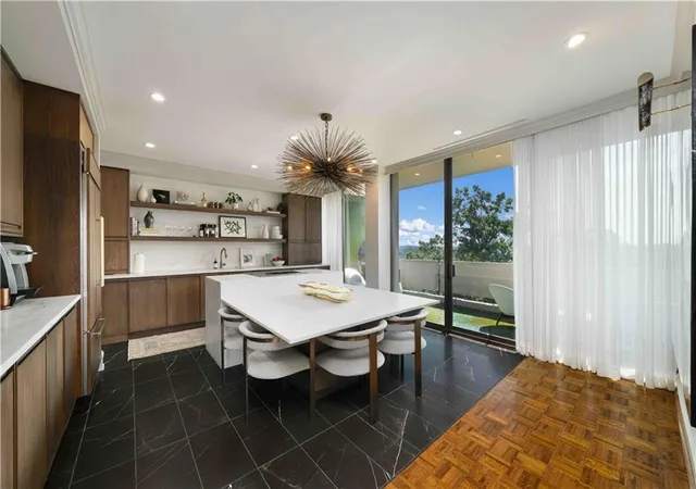 2575-peachtree-rd-ne-12d-atlanta-ga-30305/hzid_d7c4b117
