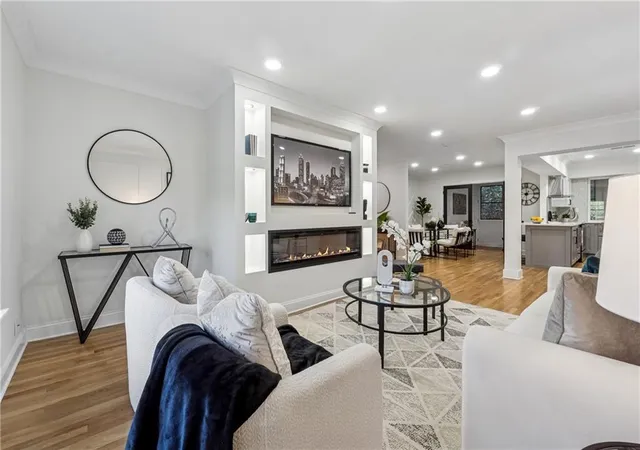 106-la-rue-pl-nw-atlanta-ga-30327/hzid_6941d8cc