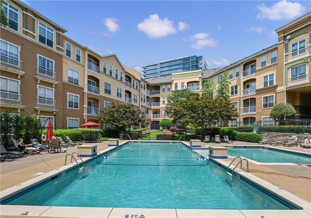 10-perimeter-summit-blvd-ne-3311-brookhaven-ga-30319/hzid_d4bbfb5d