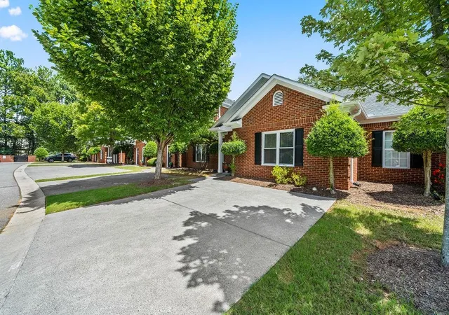 612-manor-way-cartersville-ga-30120/hzid_5abee436
