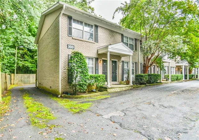 2232-dunseath-ave-nw-301-atlanta-ga-30318/hzid_00f5885b