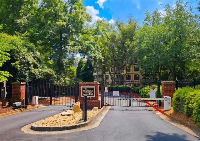 1106-highland-bluff-dr-se-106-atlanta-ga-30339/hzid_d318dc2c
