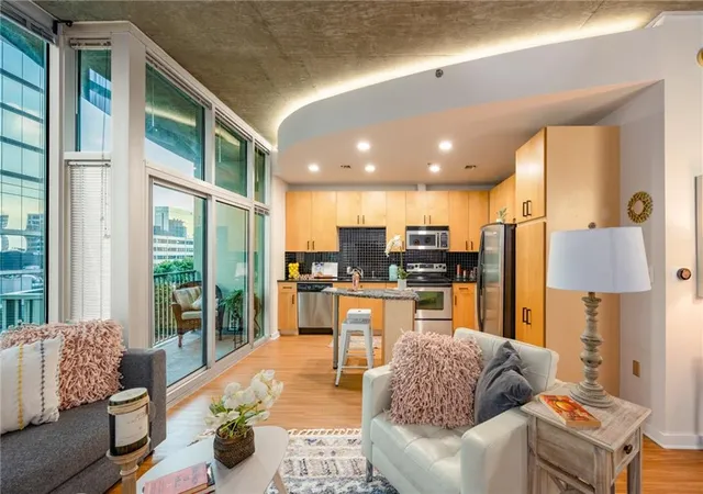 923-peachtree-st-825-atlanta-ga-30309/hzid_3a09c123