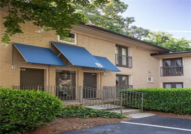 2023-oakview-rd-se-223-atlanta-ga-30317/hzid_adff1ff6