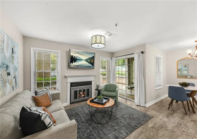 2174-river-hts-ct-se-marietta-ga-30067/hzid_bce0310c