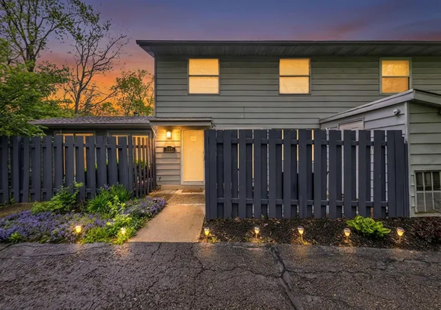 717-cherry-hollow-rd-b-columbus-oh-43228/hzid_bdd217bf