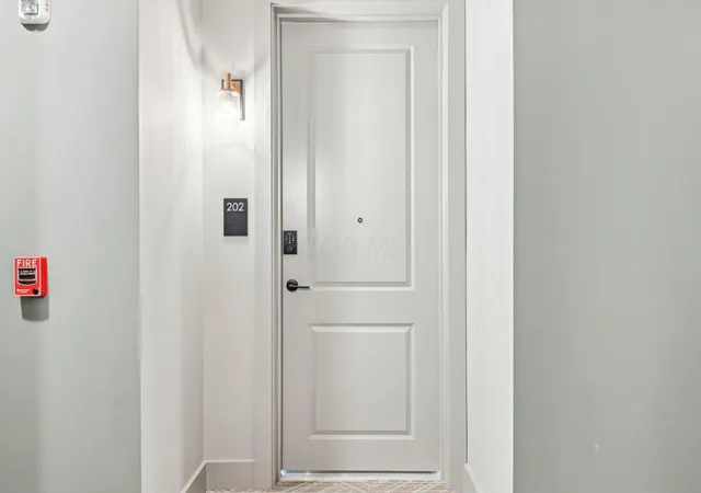 270-dickenson-st-202-columbus-oh-43215/hzid_63688e50