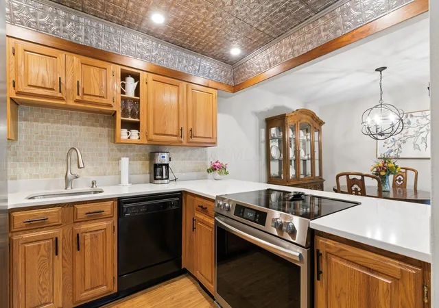 1555-lafayette-dr-b-columbus-oh-43220/hzid_8a27b181