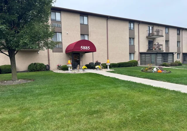 5885-beechcroft-rd-218-columbus-oh-43229/hzid_5bc539da