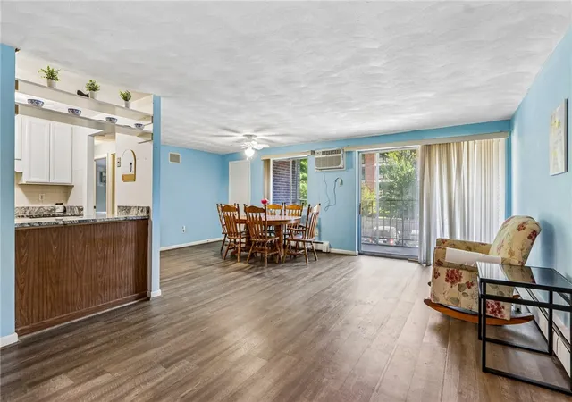 64-main-st-21b-stoneham-ma-02180/hzid_d7d84613