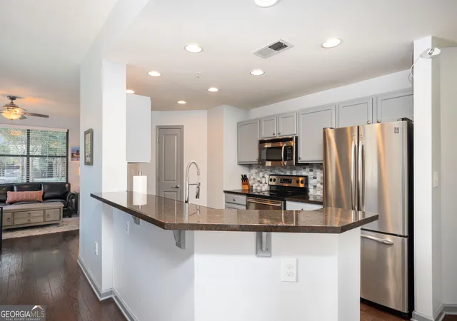 3040-peachtree-rd-nw-212-atlanta-ga-30305/hzid_54198689