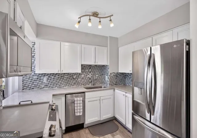 2479-peachtree-rd-ne-214-atlanta-ga-30305/hzid_3dd2a459