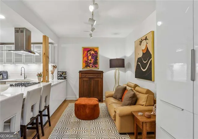 2632-peachtree-rd-nw-302b-atlanta-ga-30305/hzid_7f6e4244