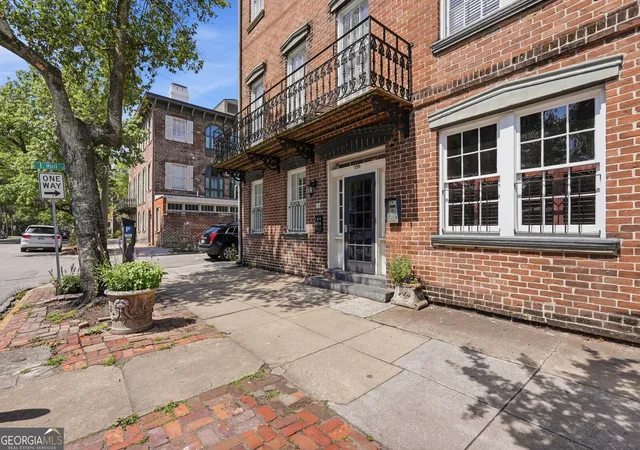219-abercorn-st-f3-savannah-ga-31401/hzid_f73e8bd7