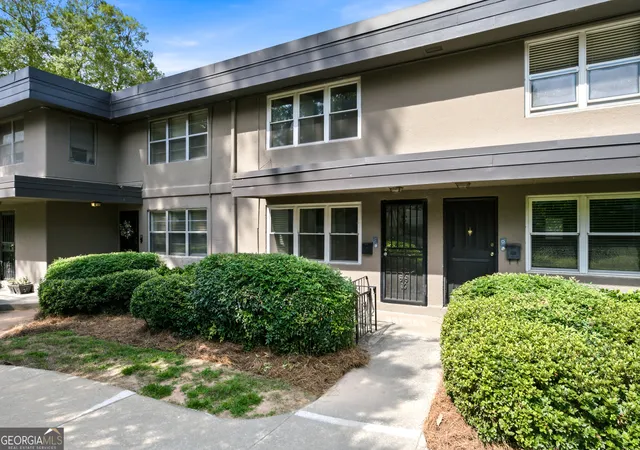 276-lakemoore-dr-c-atlanta-ga-30342/hzid_2f690862