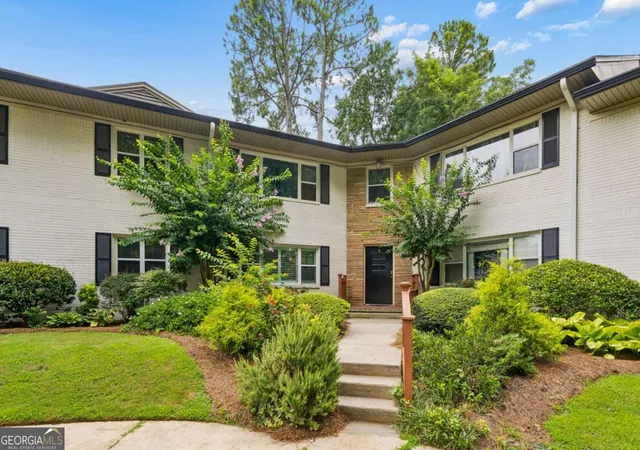 2477-n-decatur-rd-b2-decatur-ga-30033/hzid_0405bae6
