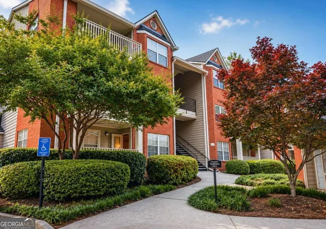 2043-chastain-park-ct-ne-atlanta-ga-30342/hzid_d0051e8a