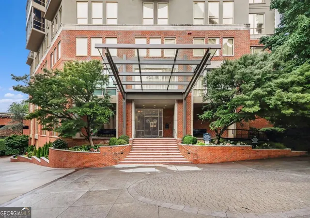 2626-peachtree-rd-nw-205-atlanta-ga-30305/hzid_18f0c1d6