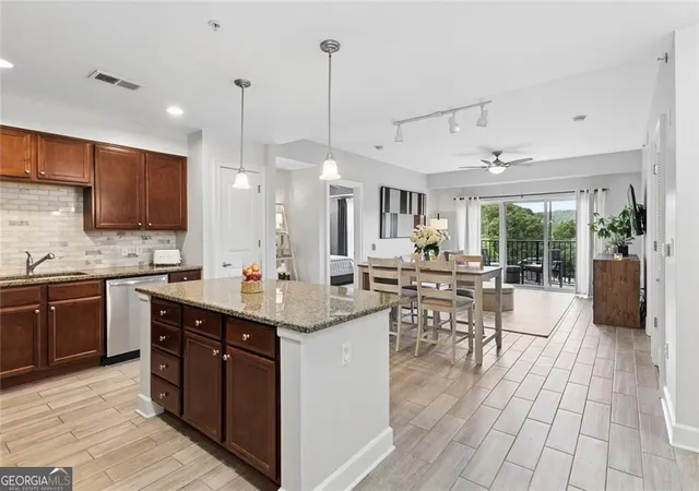 200-river-vista-dr-541-atlanta-ga-30339/hzid_80b19630