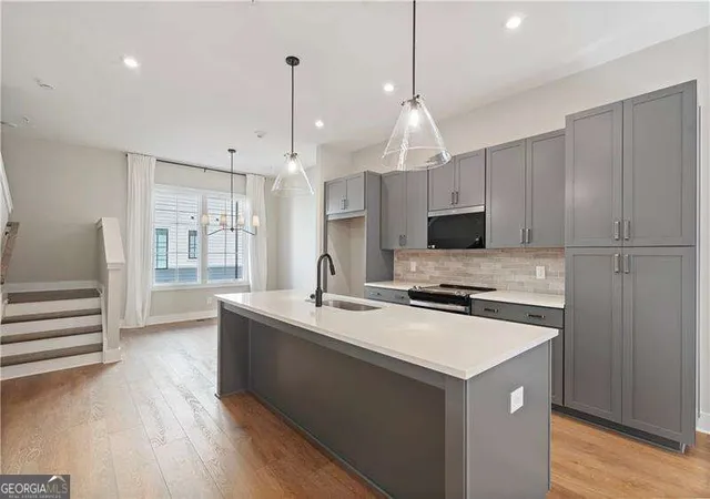 989-bibbs-cir-nw-24-atlanta-ga-30318/hzid_6eac8bda