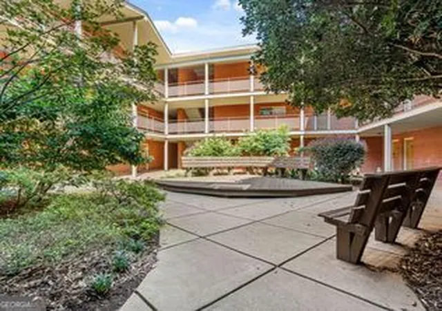 250-little-st-apt-b102-athens-ga-30605/hzid_c136b83f