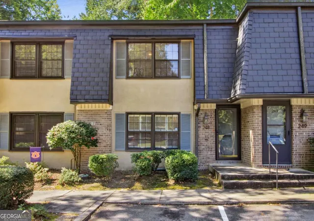248-triumph-dr-nw-atlanta-ga-30327/hzid_9bc39f92