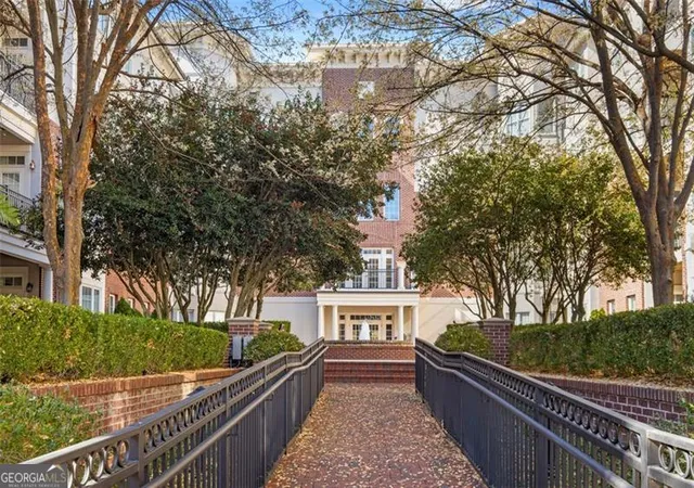 3635-e-paces-cir-1103-atlanta-ga-30326/hzid_cae90023