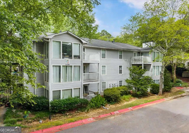 2102-augusta-dr-se-21-marietta-ga-30067/hzid_ddeb35cc