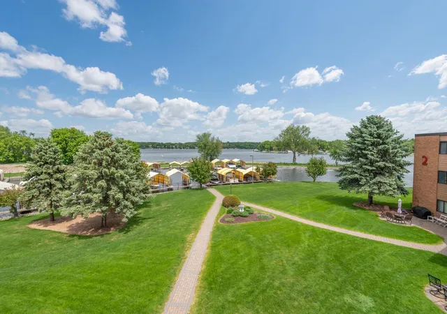 5430-three-points-blvd-131-mound-mn-55364/hzid_2ece25b4