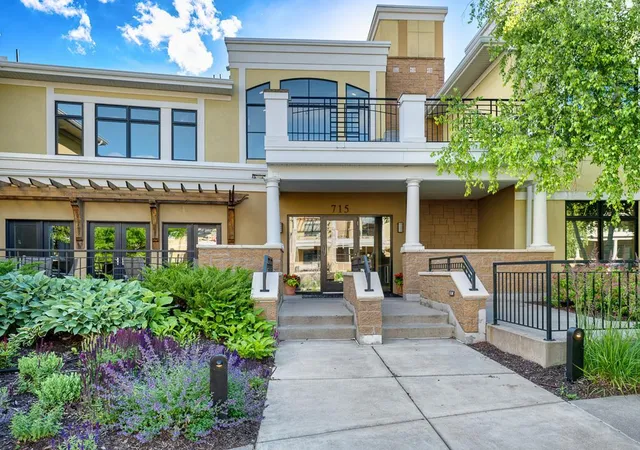 715-linden-st-204-saint-paul-mn-55118/hzid_f288108d