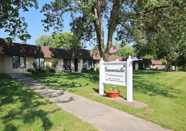 250-freemont-ave-se-113-hutchinson-mn-55350/hzid_5d0f6b93