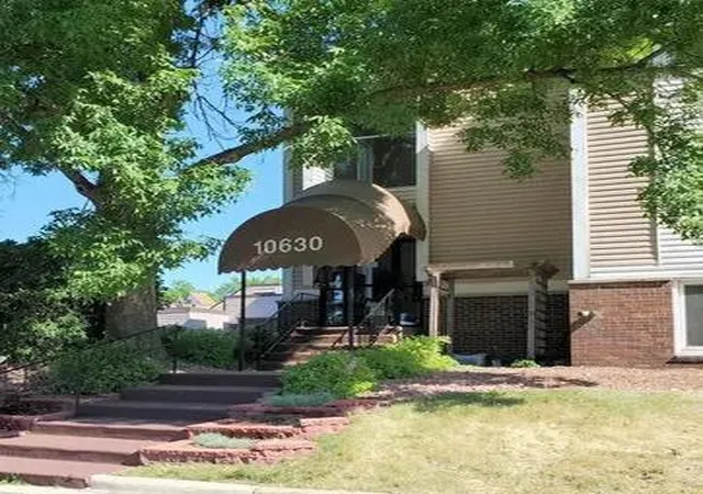 10630-rockford-rd-112-plymouth-mn-55442/hzid_24d17b8d