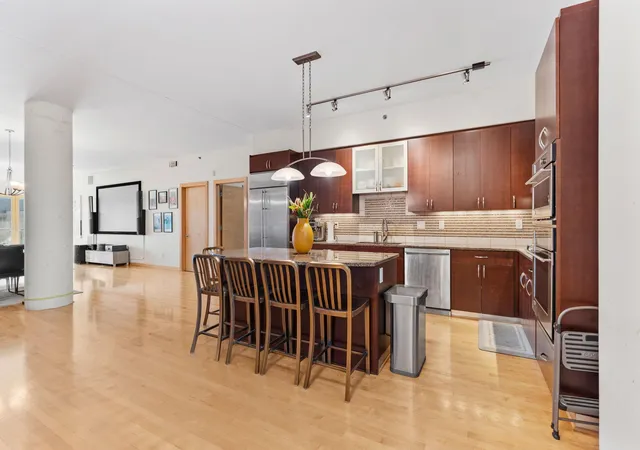 401-n-2nd-st-5504-minneapolis-mn-55401/hzid_fa2896f5