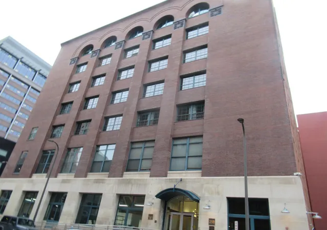 250-park-ave-713-minneapolis-mn-55415/hzid_ee263613