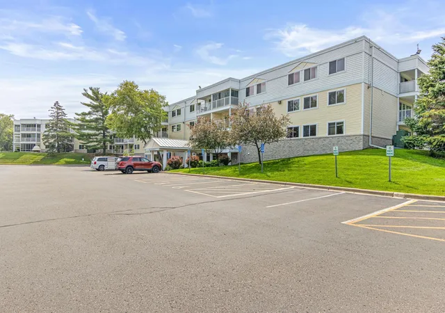 132-demont-ave-e-136-little-canada-mn-55117/hzid_e13eb80b