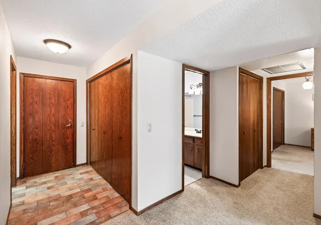 9500-collegeview-rd-112-bloomington-mn-55437/hzid_a944105b