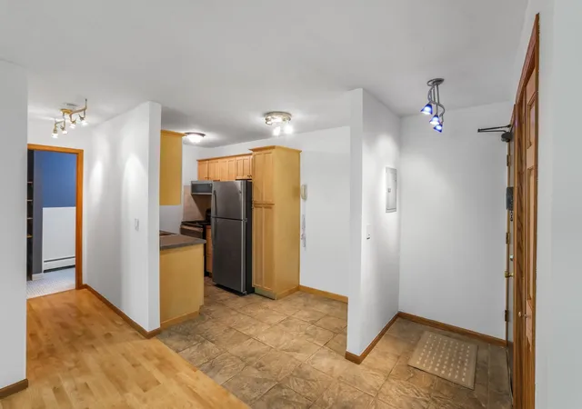2446-aldrich-ave-s-108-minneapolis-mn-55405/hzid_84011cde