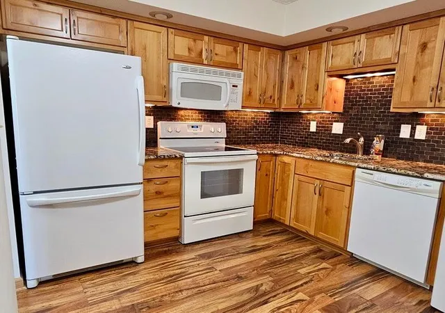 12600-parkwood-dr-208-burnsville-mn-55337/hzid_b03d5889