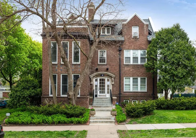 1820-girard-ave-s-minneapolis-mn-55403/hzid_ebf9c735