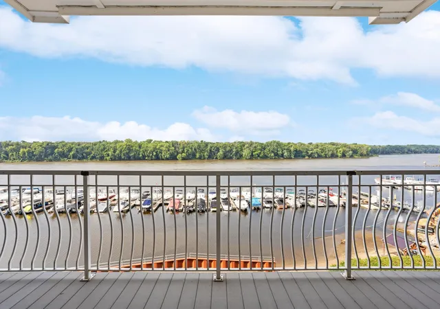 150-front-st-323-prescott-wi-54021/hzid_7aa81c07