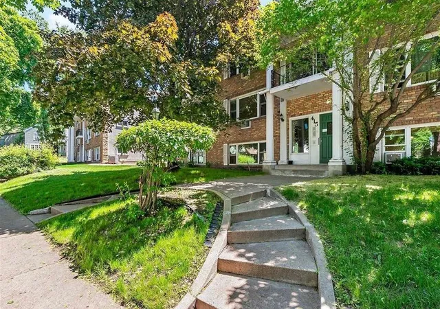 415-ridgewood-ave-3-minneapolis-mn-55403/hzid_51e06e35