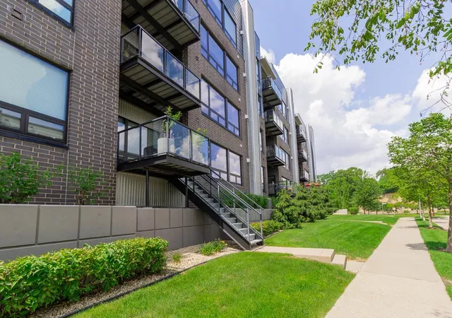 256-spring-st-120-saint-paul-mn-55102/hzid_bb80c606