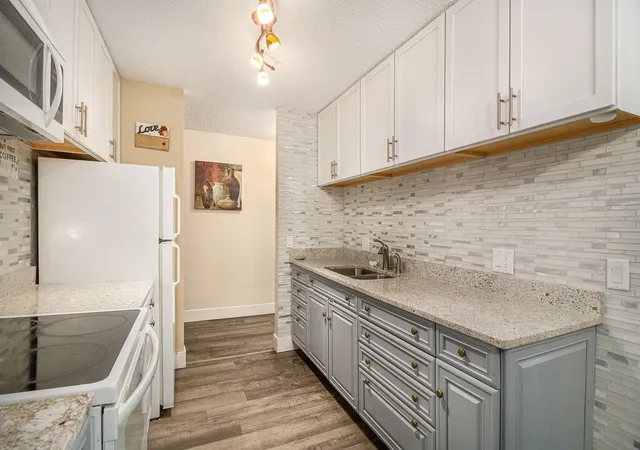 4001-heritage-hills-dr-304-minneapolis-mn-55437/hzid_e0b62de0