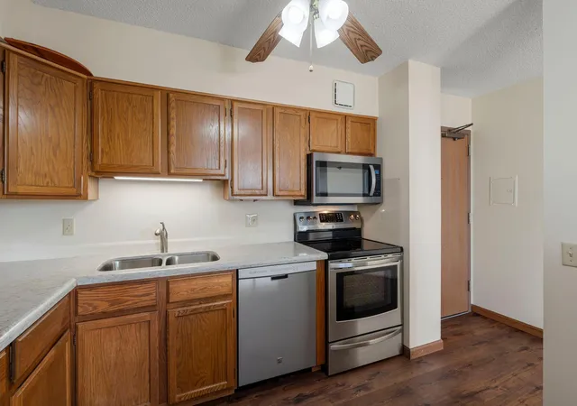 7600-golden-valley-rd-1004-minneapolis-mn-55427/hzid_dc4f5f73
