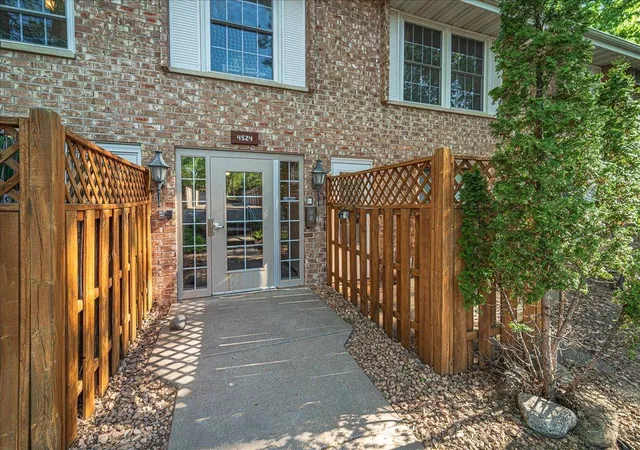 4524-cedar-lake-rd-s-3-saint-louis-park-mn-55416/hzid_2b1798f5