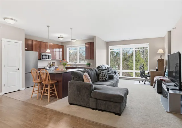 1070-grandview-ct-ne-414-columbia-heights-mn-55421/hzid_b3383899