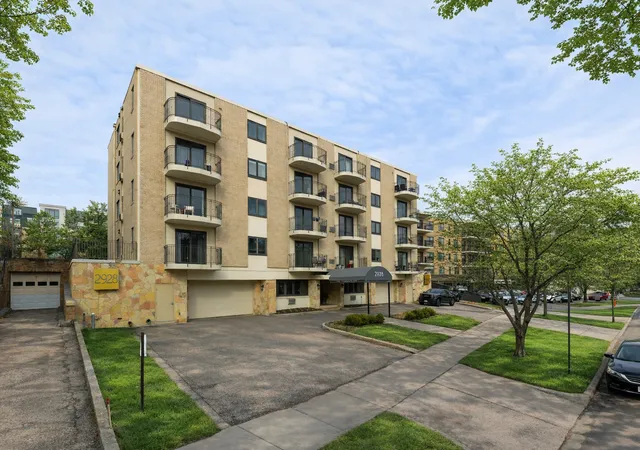 2928-dean-pkwy-2l-minneapolis-mn-55416/hzid_11945063